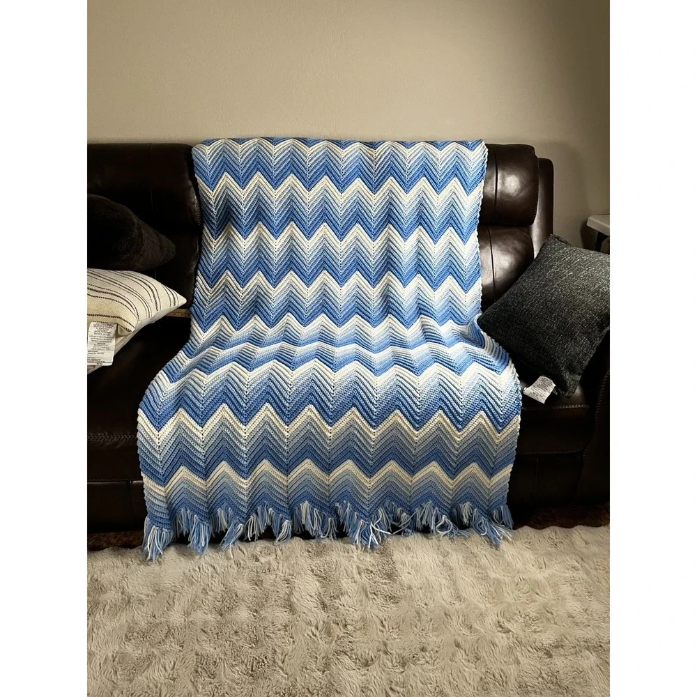 VTG Handmade Chevron‎ Crochet Afghan Throw Blue White Fringe 77x40 🇺🇸